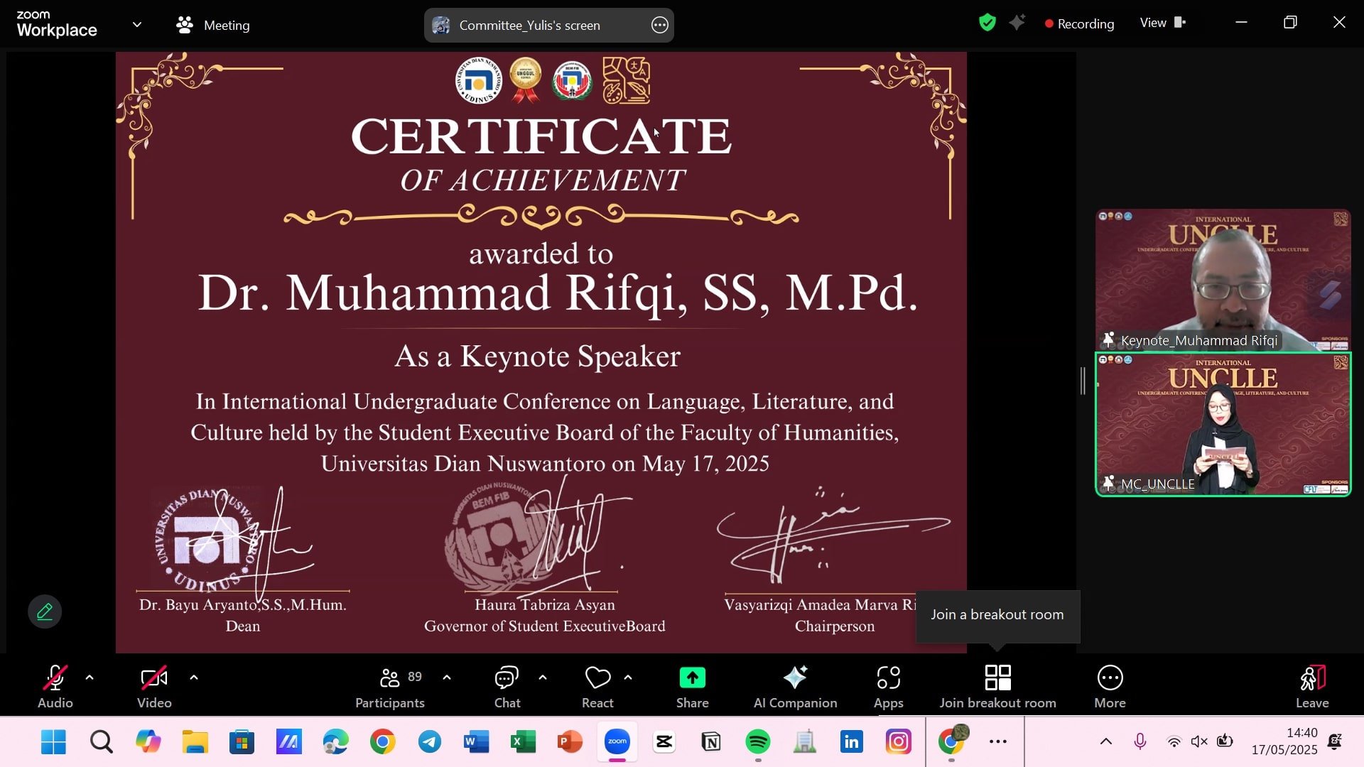 Penyerahan Sertifikat Kepada Keynote Speaker (3)